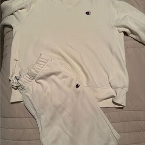 Champion Off-White Sweatshirt and Joggers Set